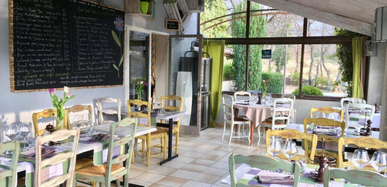 Hotel Lou Caleu Restaurant Le Rocher Des Abeilles Saint-Martin-de-Castillon Exteriör bild