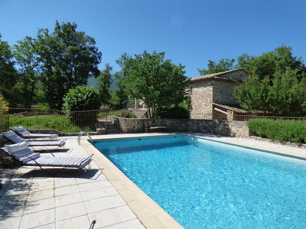 Hotel Lou Caleu Restaurant Le Rocher Des Abeilles Saint-Martin-de-Castillon Exteriör bild